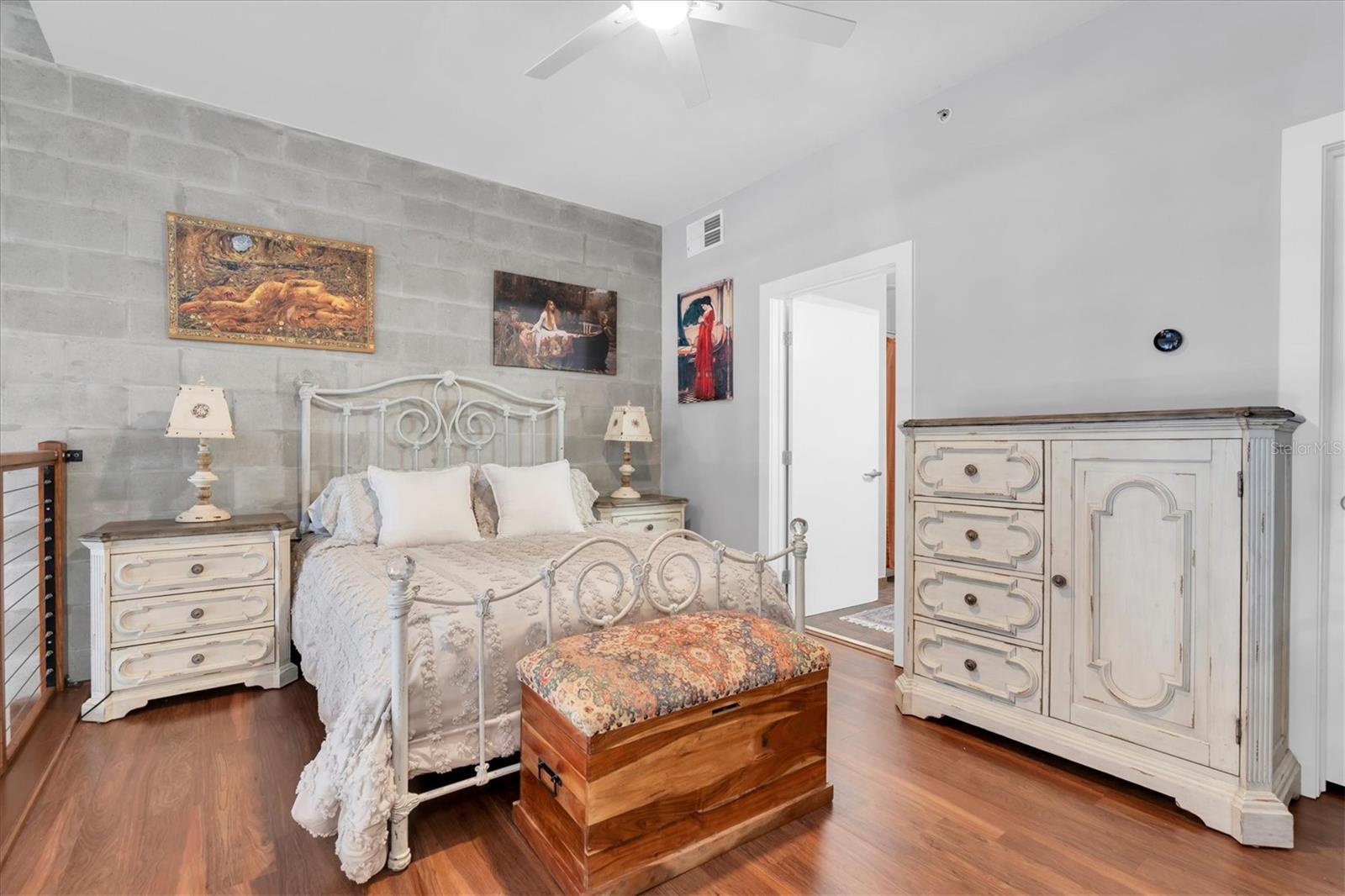 Image 16 of 32 For 2001 2nd Avenue 5