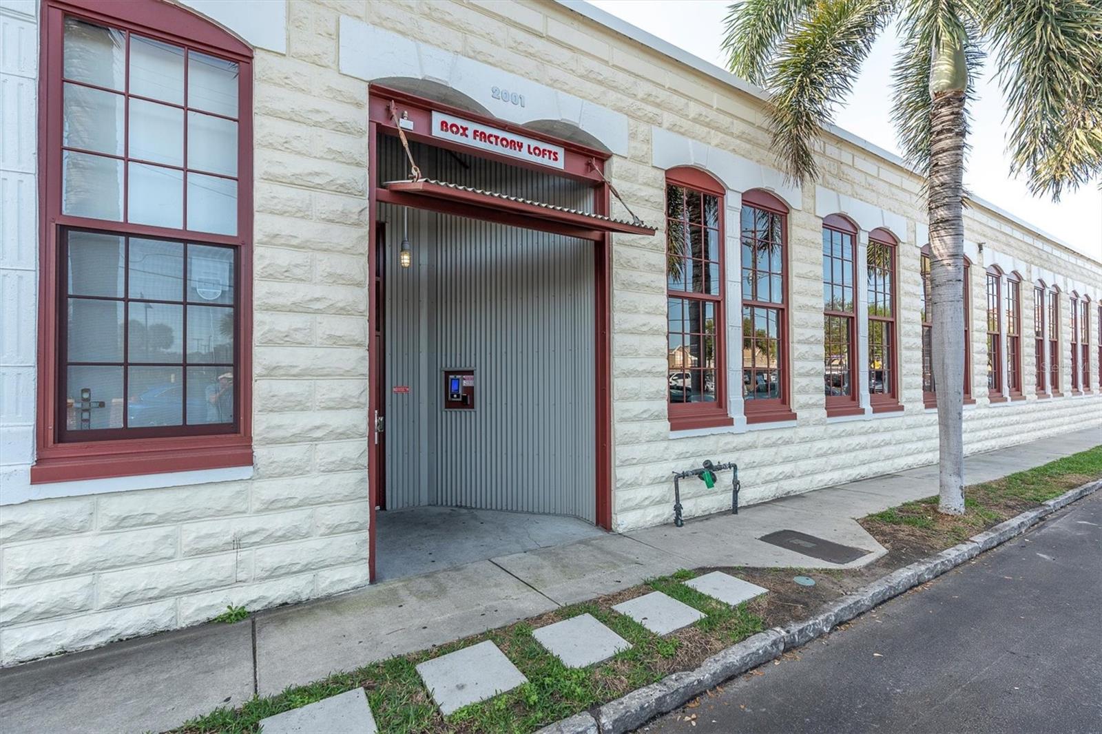 Image 30 of 32 For 2001 2nd Avenue 5