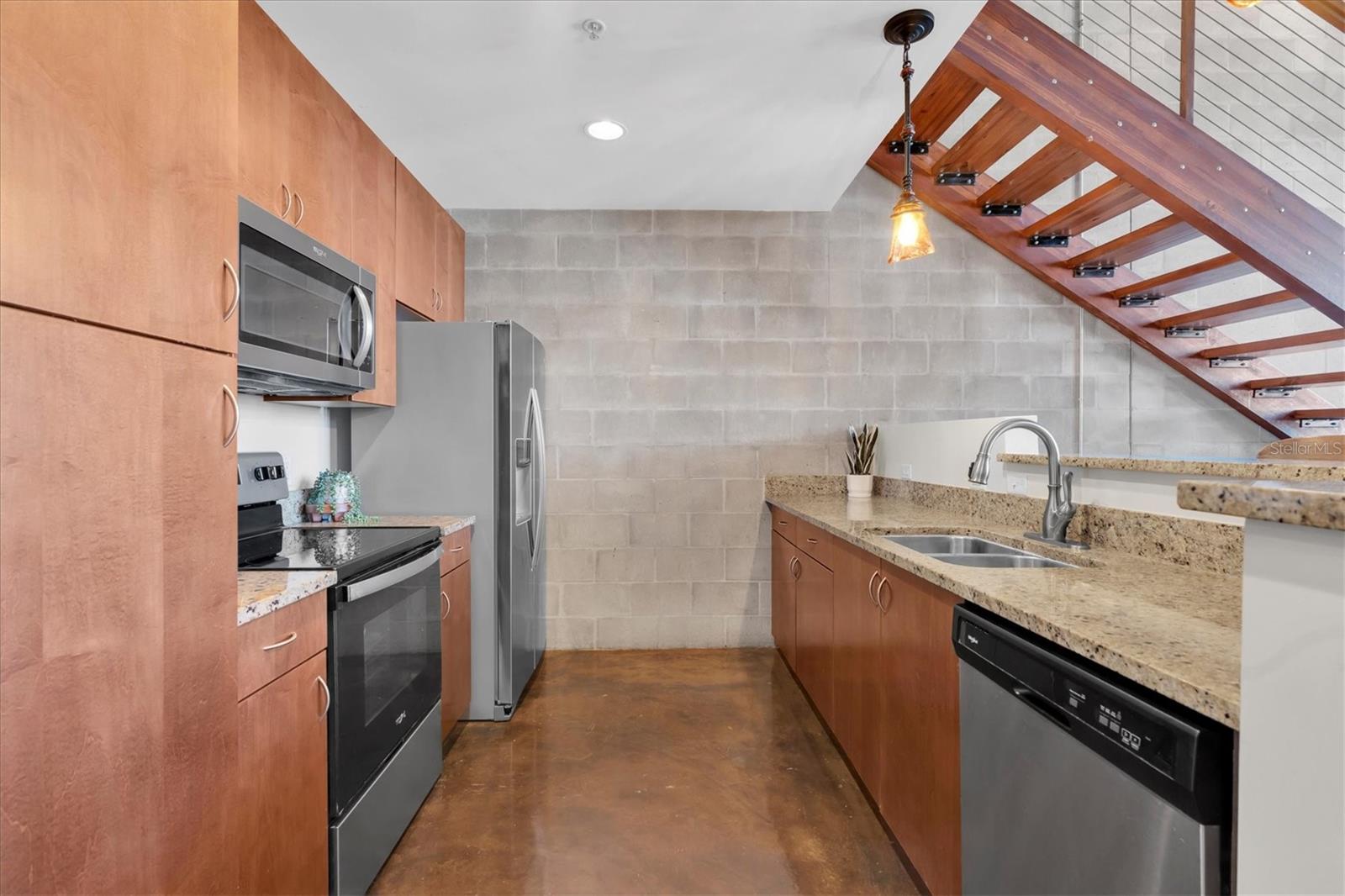 Image 9 of 32 For 2001 2nd Avenue 5