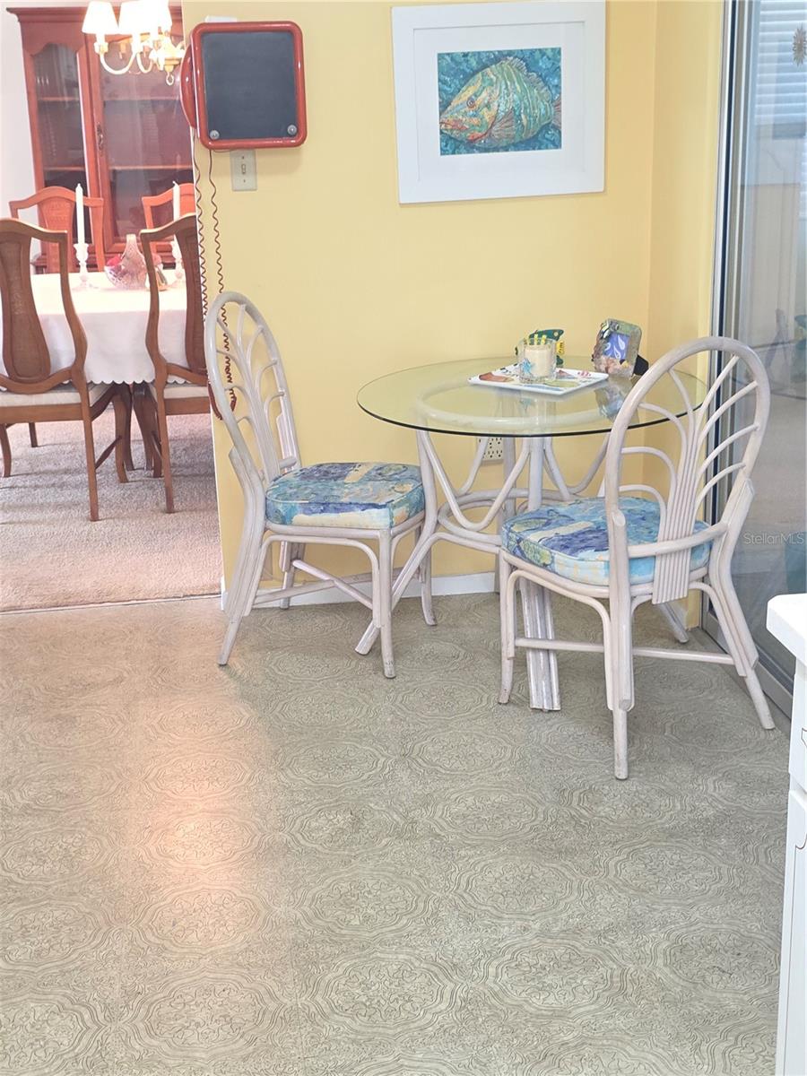 Listing photo id 8 for 7207 Ashwood Drive