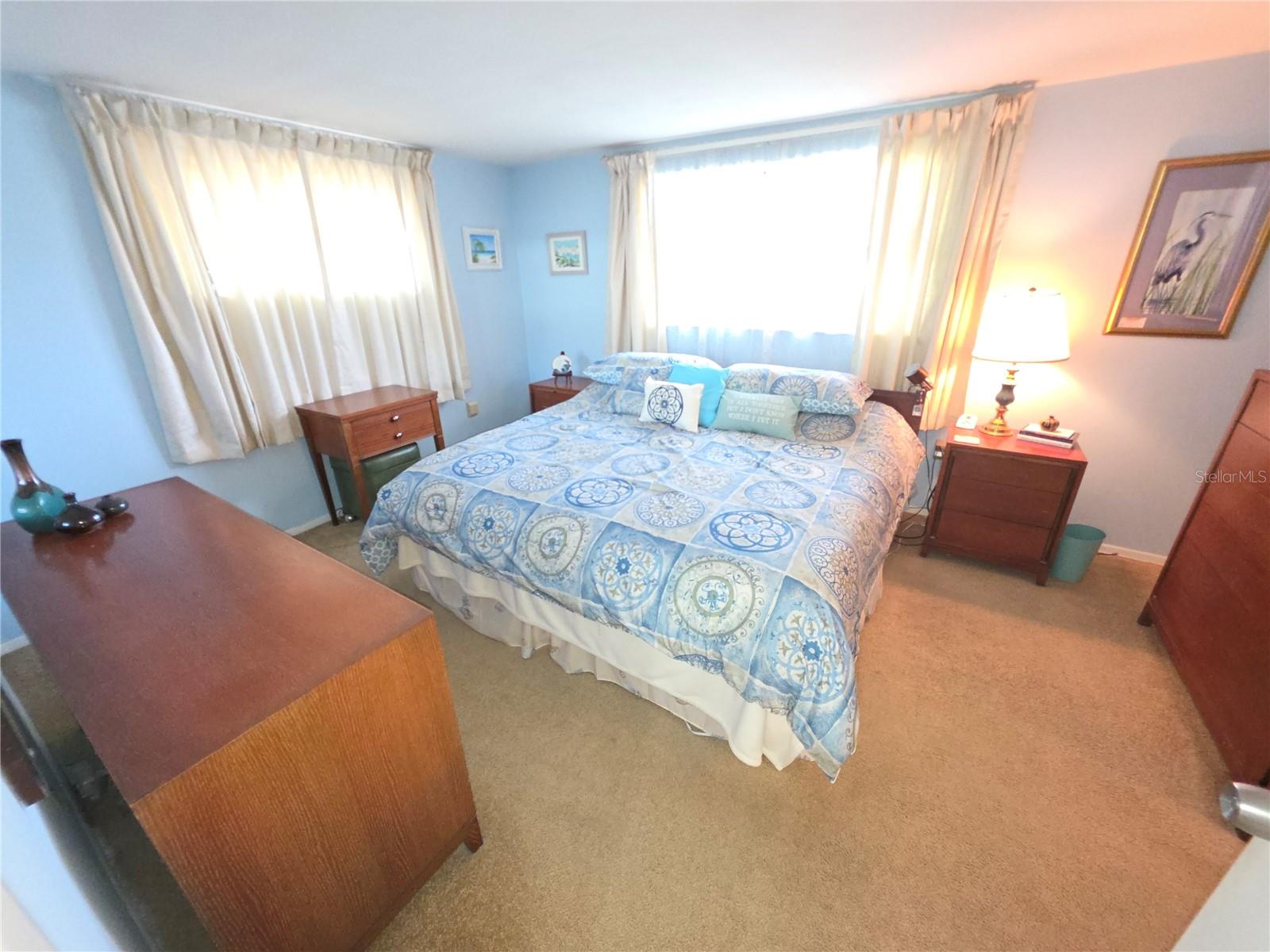 Listing photo id 12 for 7207 Ashwood Drive