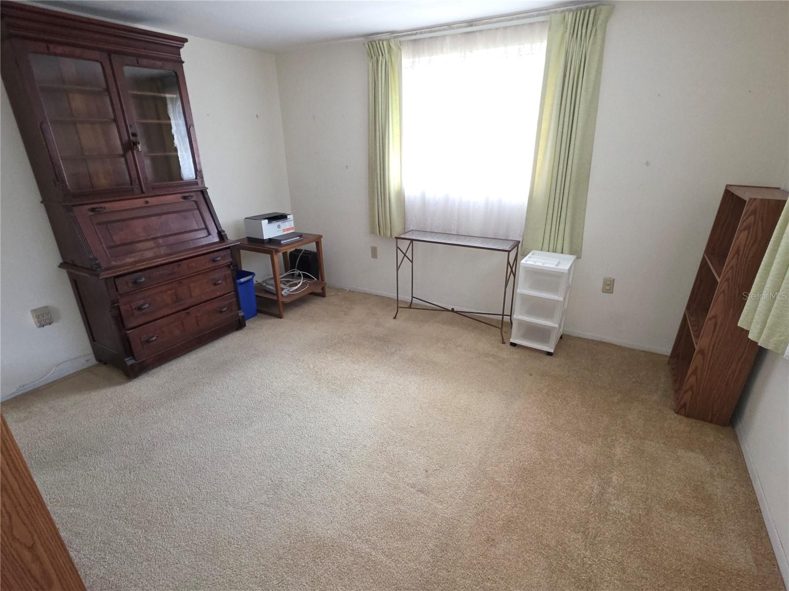 Listing photo id 18 for 7207 Ashwood Drive