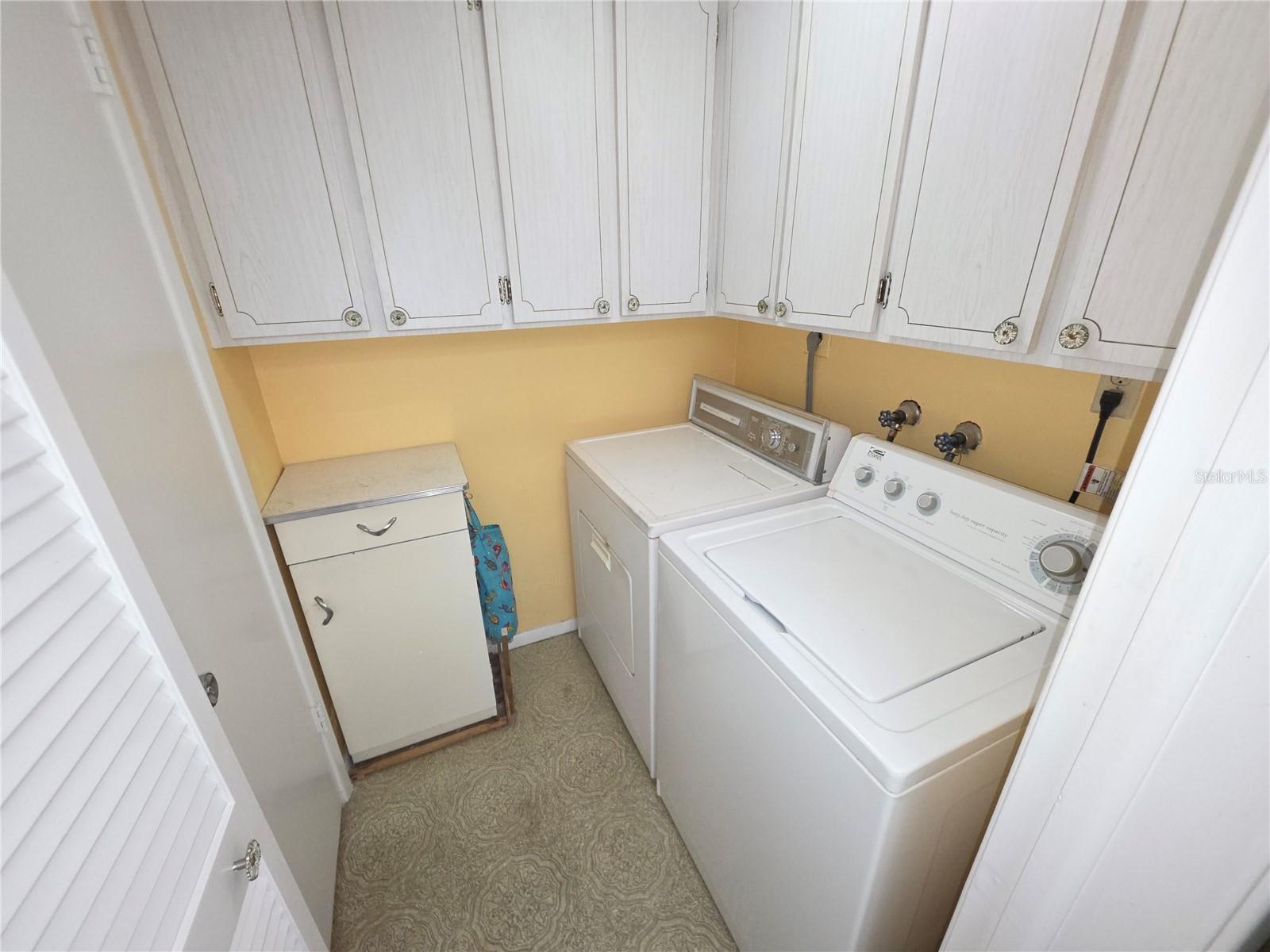 Listing photo id 20 for 7207 Ashwood Drive