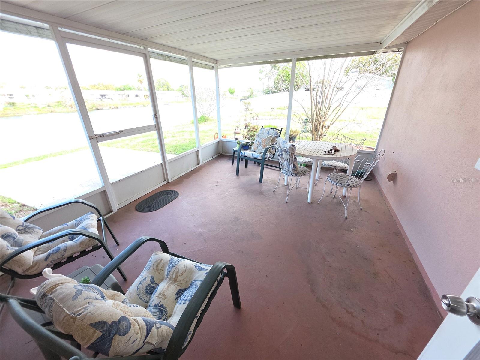 Listing photo id 22 for 7207 Ashwood Drive