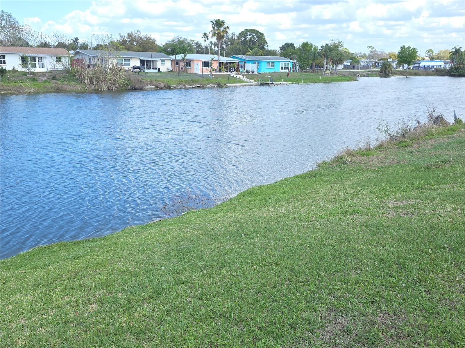 Listing photo id 26 for 7207 Ashwood Drive