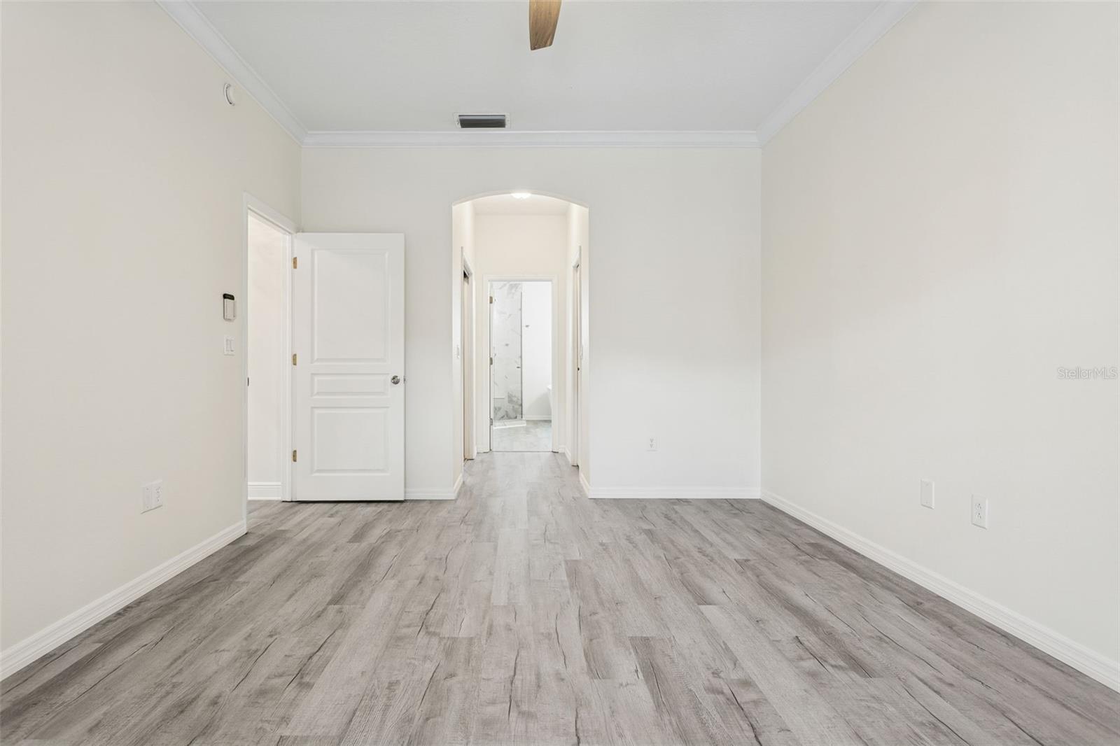 Image 27 of 57 For 18902 Saint Laurent Drive