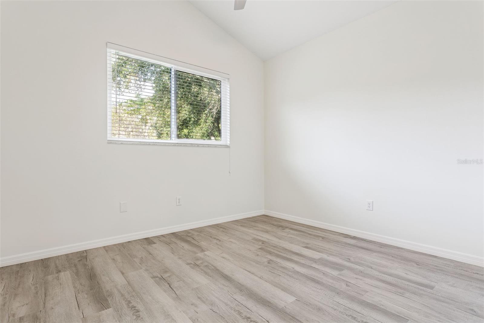 Image 31 of 57 For 18902 Saint Laurent Drive