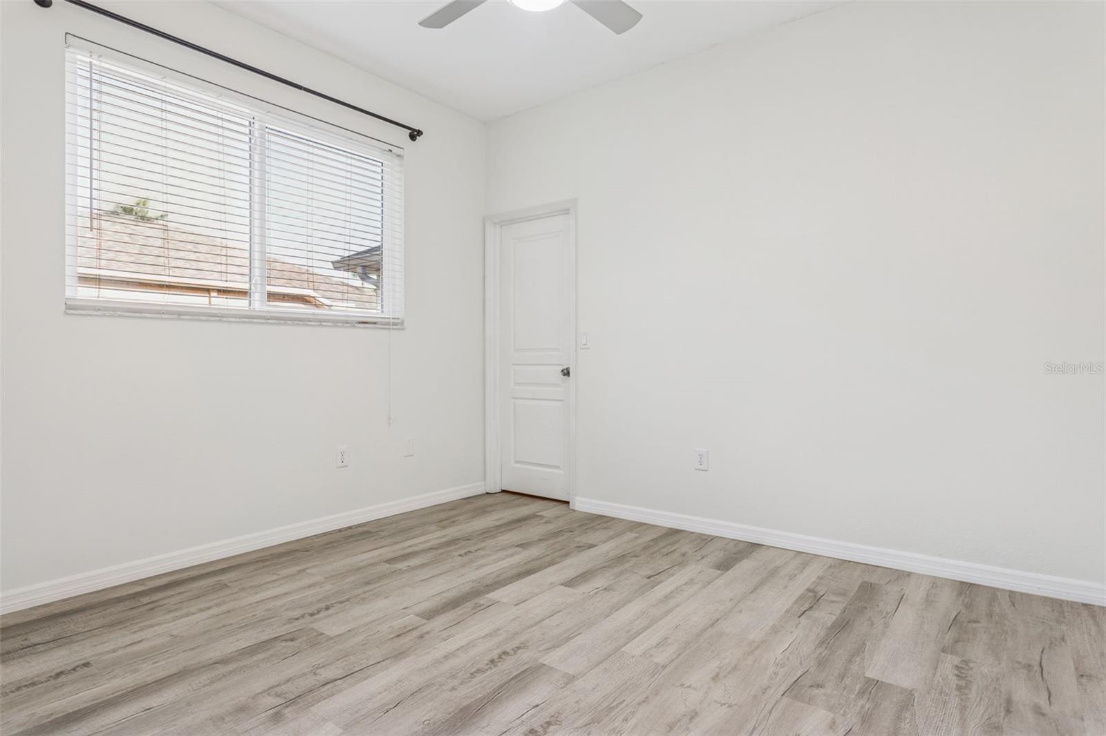 Image 33 of 57 For 18902 Saint Laurent Drive