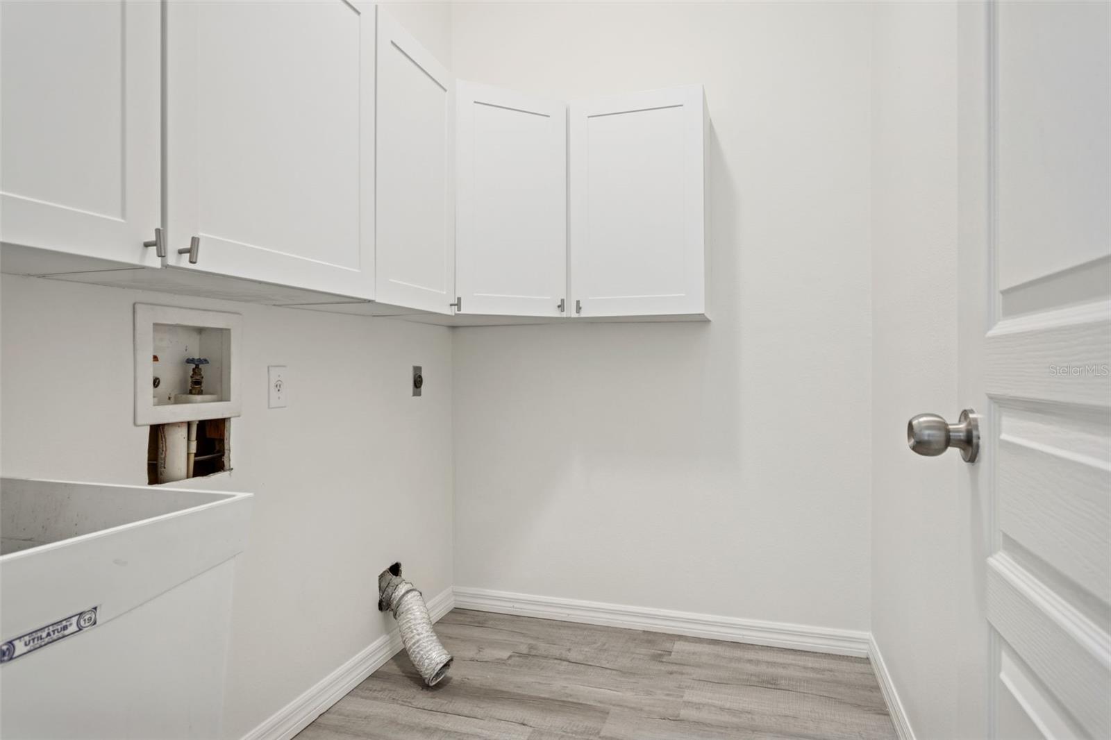 Image 34 of 57 For 18902 Saint Laurent Drive