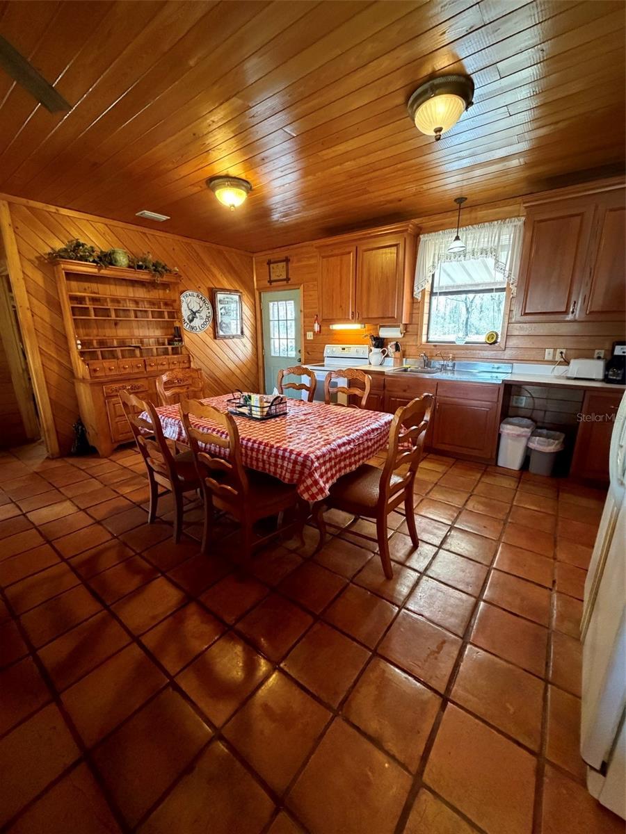 Image 19 of 23 For 1106 Fox Hunter Rd