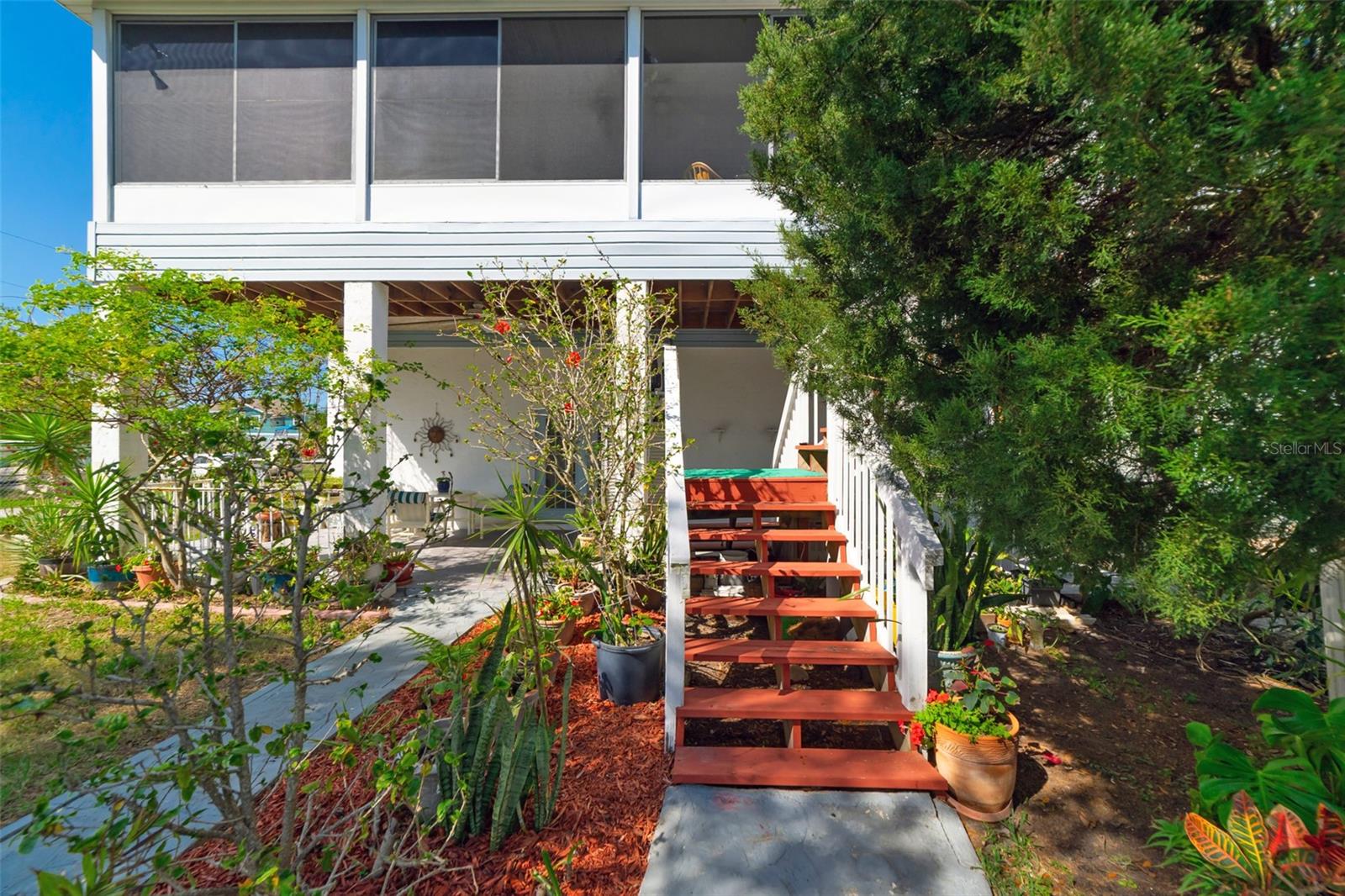 Image 14 of 49 For 6810 Seaview Boulevard