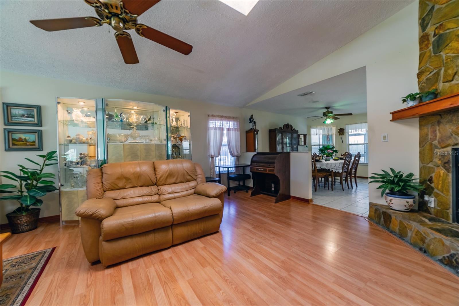 Image 18 of 49 For 6810 Seaview Boulevard