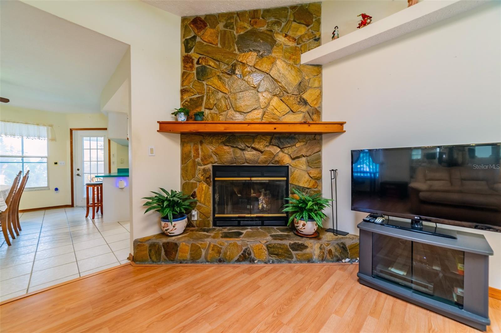 Image 21 of 49 For 6810 Seaview Boulevard