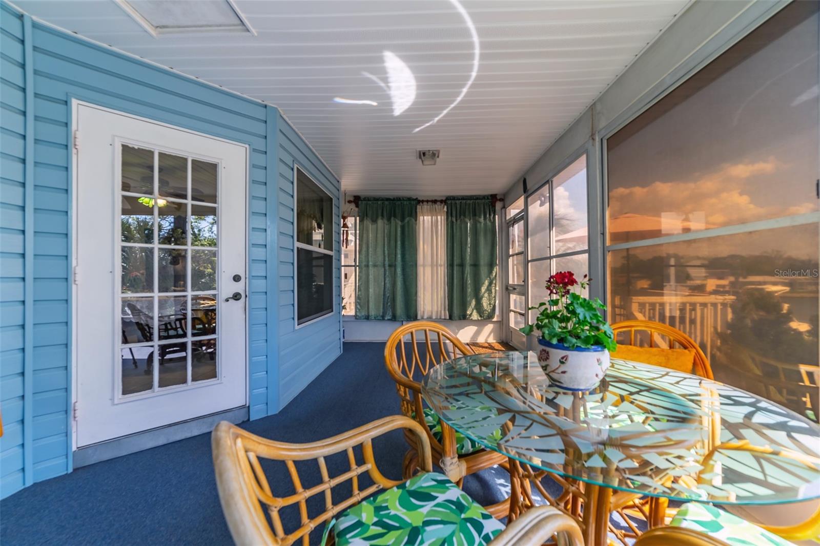 Image 38 of 49 For 6810 Seaview Boulevard