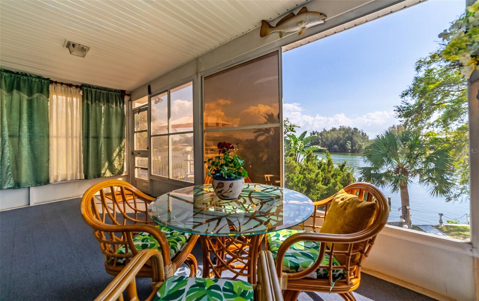 Image 39 of 49 For 6810 Seaview Boulevard