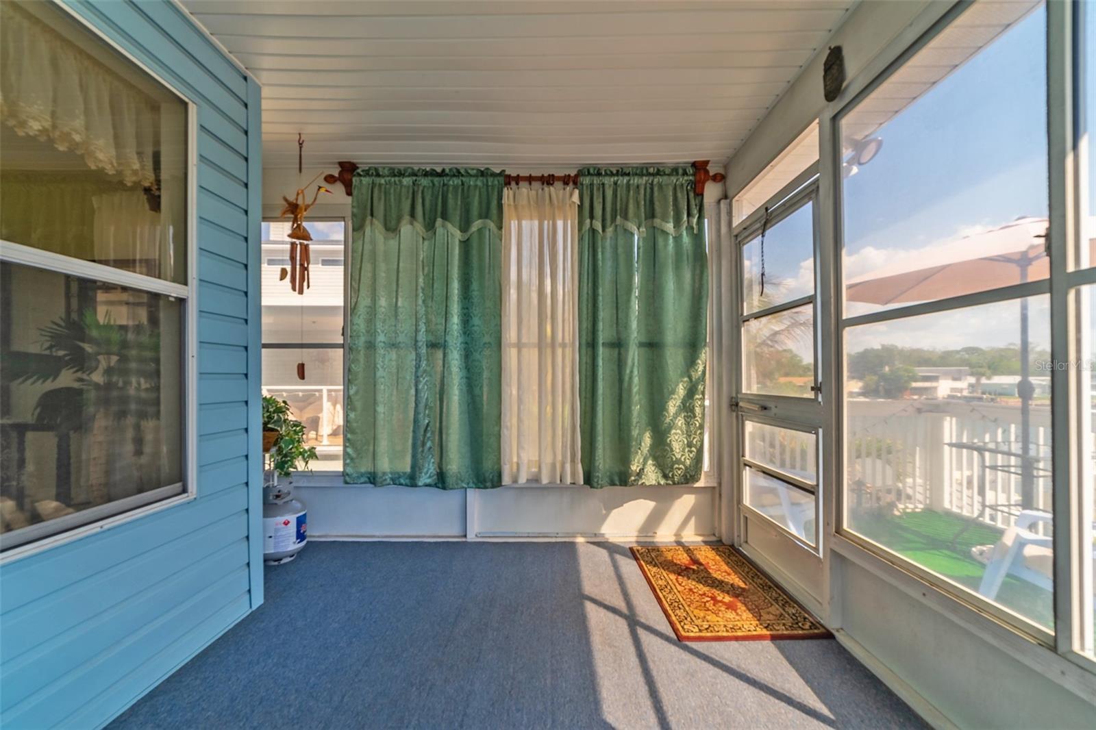 Image 40 of 49 For 6810 Seaview Boulevard