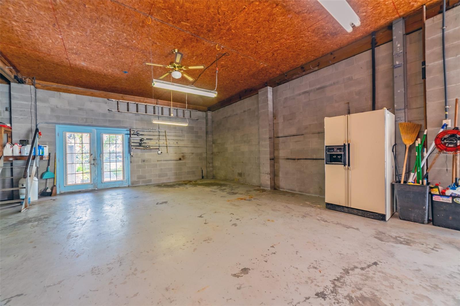 Image 44 of 49 For 6810 Seaview Boulevard