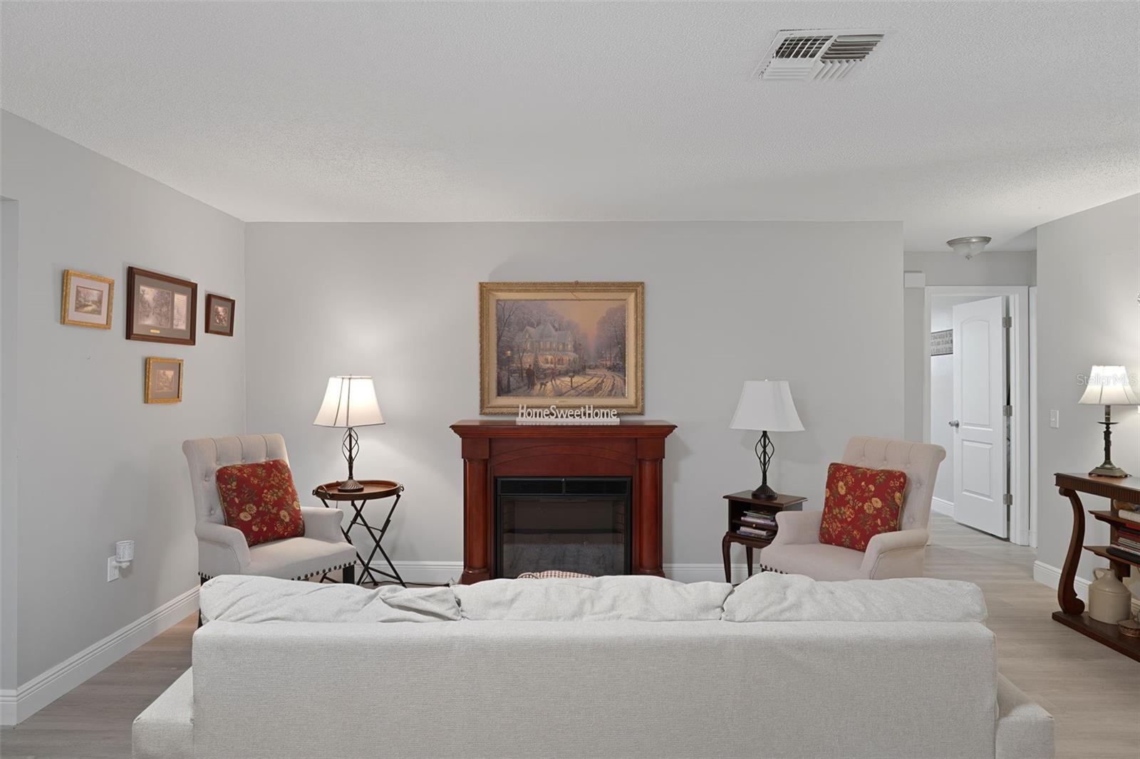 Image 11 of 84 For 2323 Westchester Boulevard