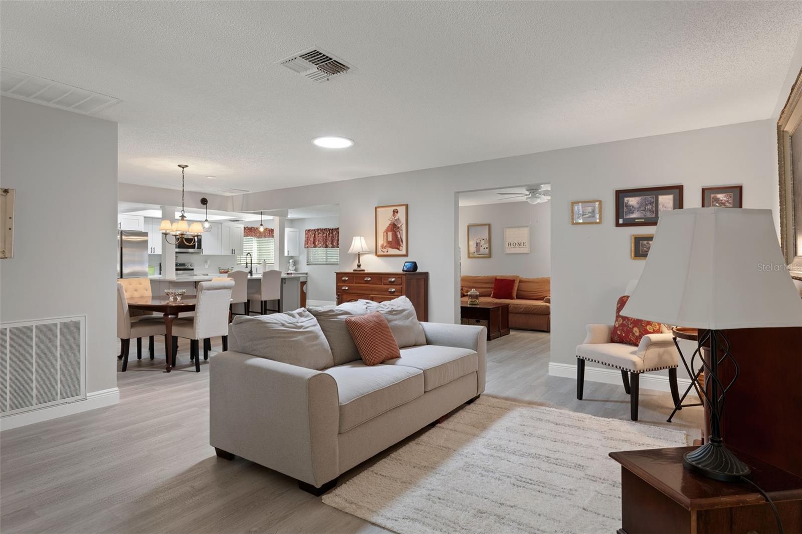 Image 13 of 84 For 2323 Westchester Boulevard