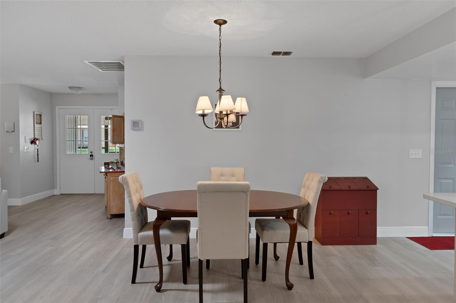 Image 16 of 84 For 2323 Westchester Boulevard