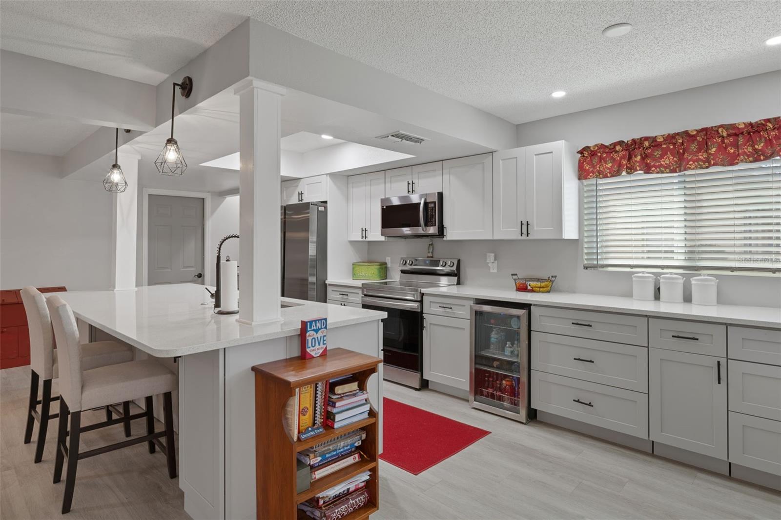 Image 18 of 84 For 2323 Westchester Boulevard