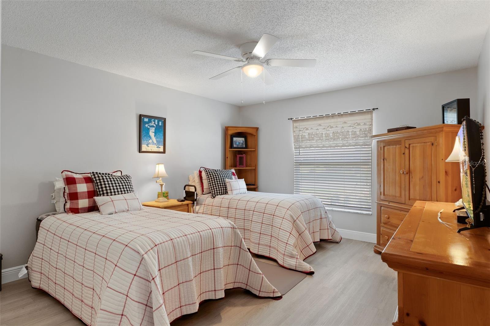 Image 30 of 84 For 2323 Westchester Boulevard