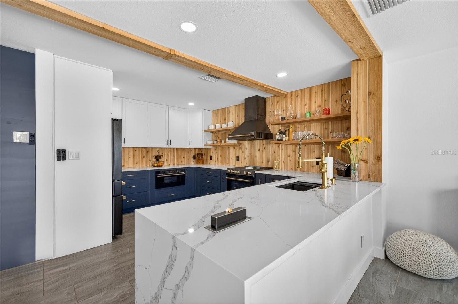 Image 18 of 49 For 16111 5th Street E