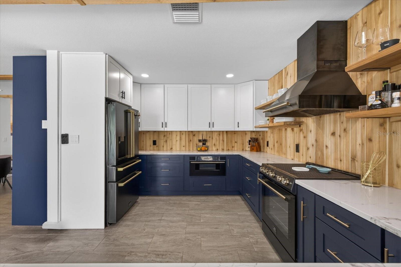 Image 19 of 49 For 16111 5th Street E