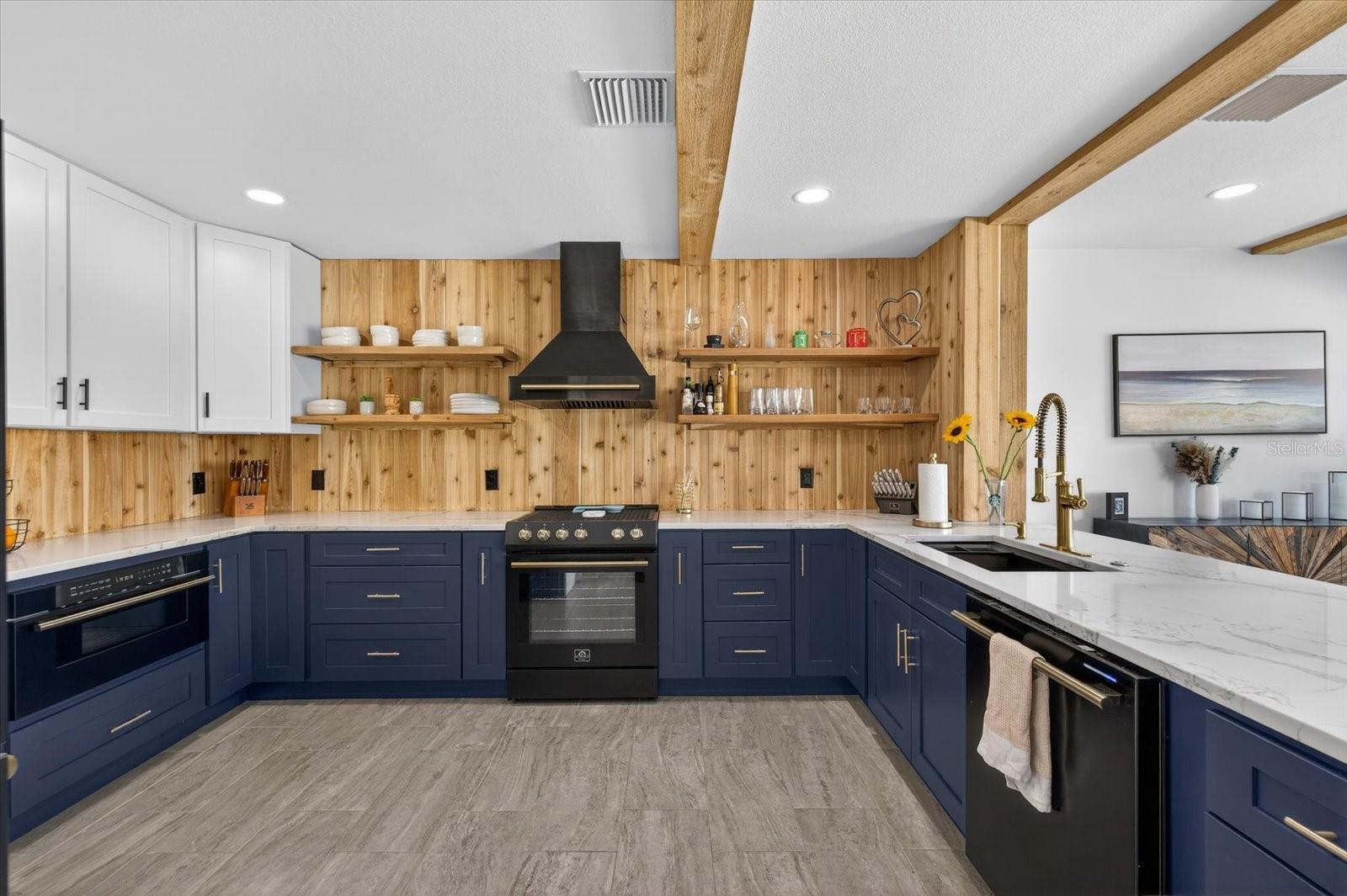 Image 21 of 49 For 16111 5th Street E