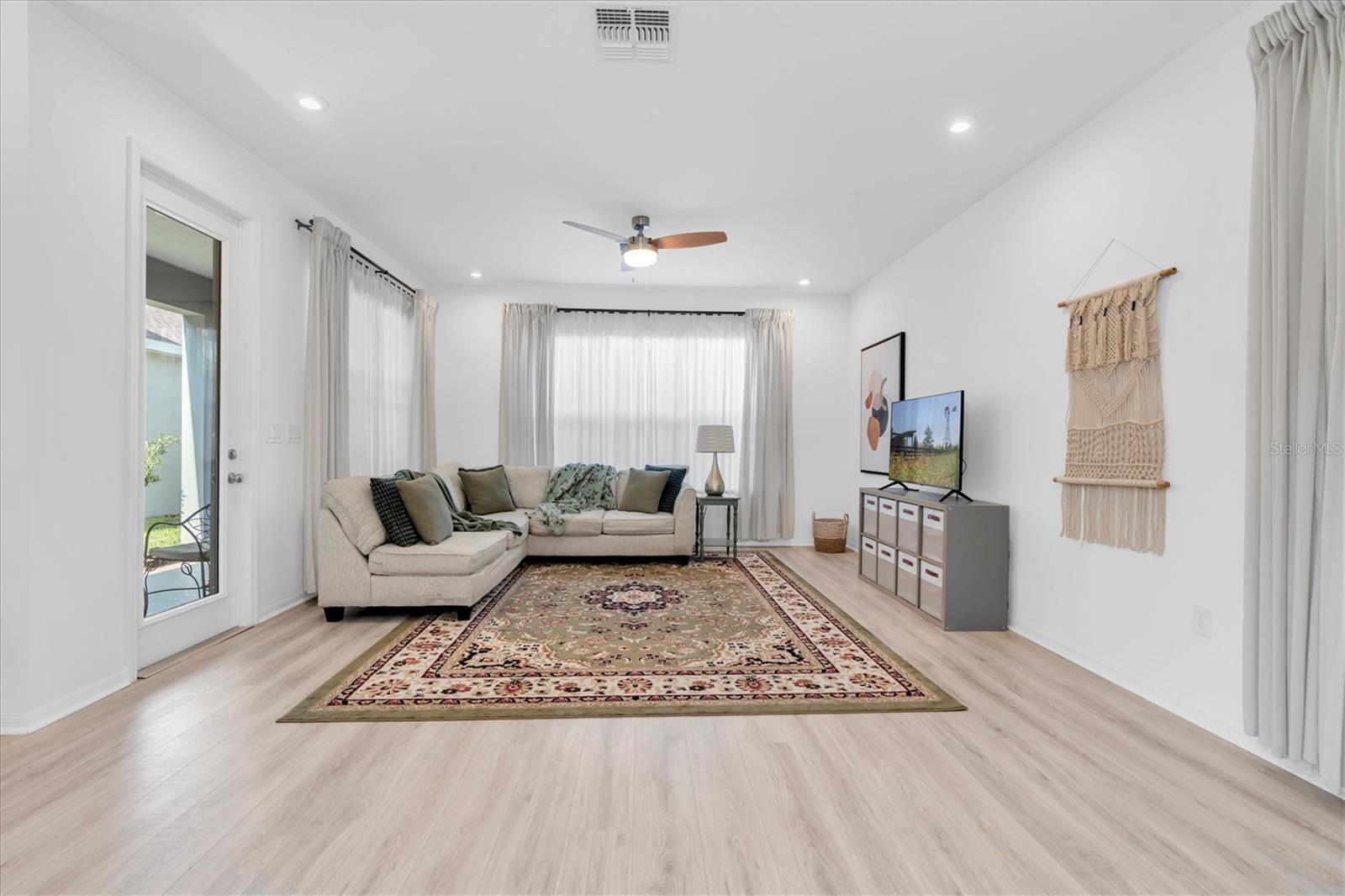 Image 4 of 67 For 13809 Rangeland Boulevard