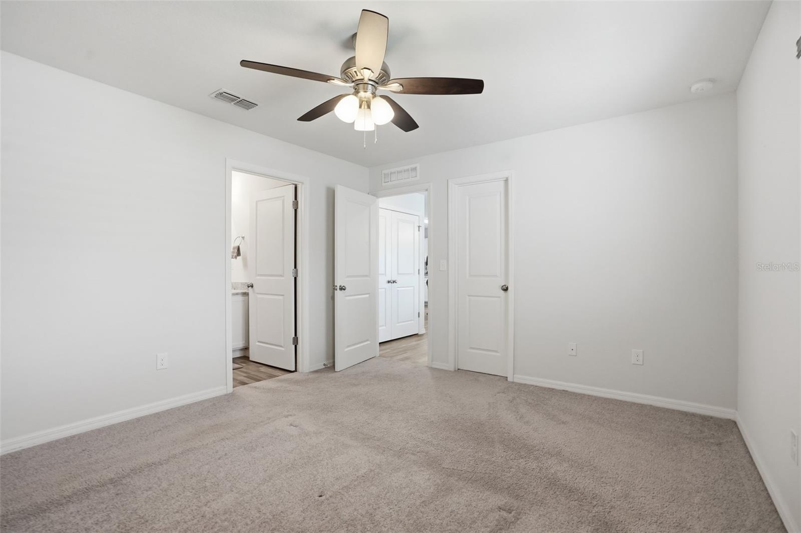 Image 18 of 49 For 3332 Lambert Avenue