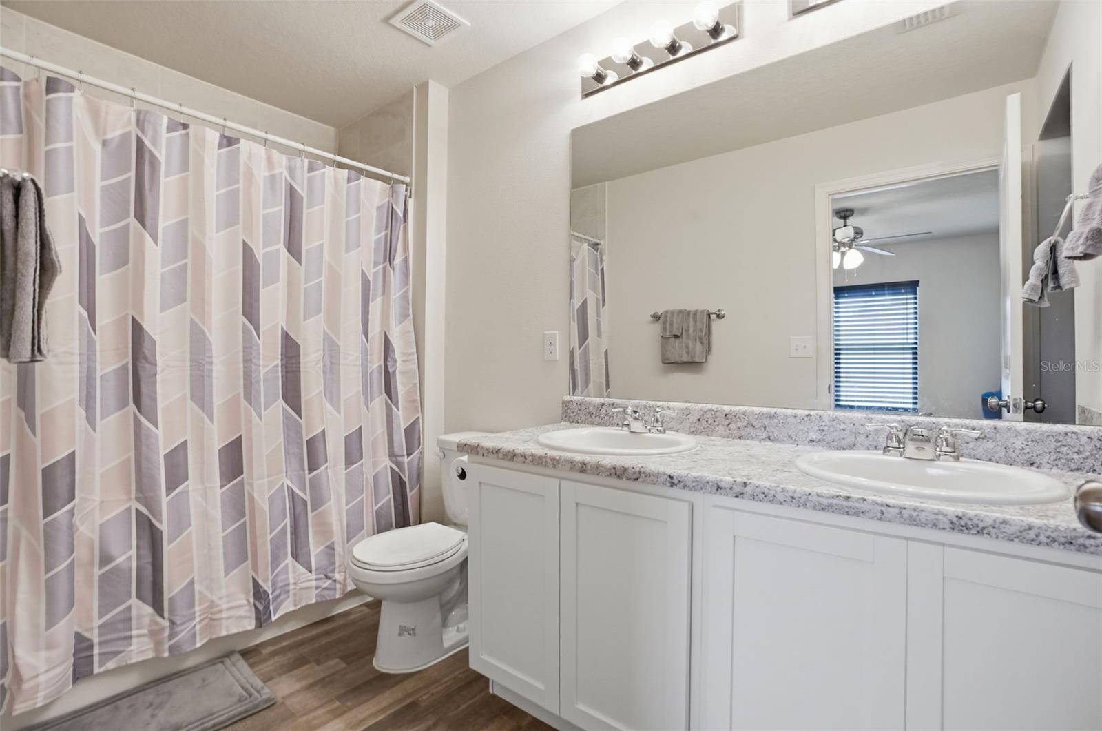 Image 19 of 49 For 3332 Lambert Avenue