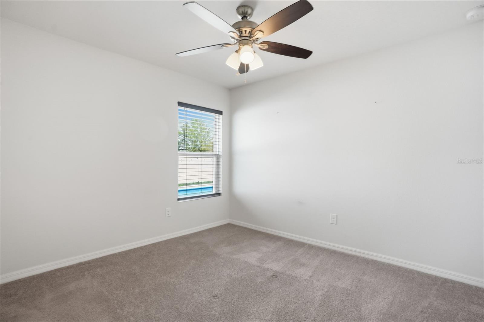 Image 25 of 49 For 3332 Lambert Avenue