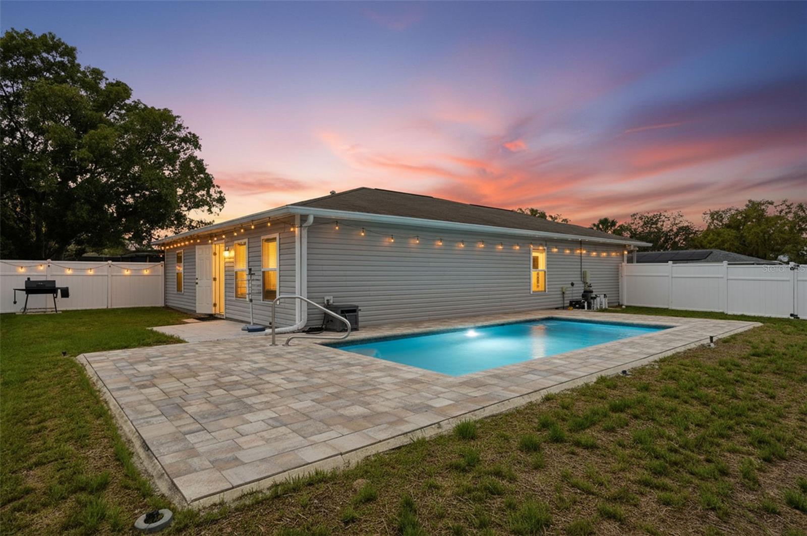 Image 36 of 49 For 3332 Lambert Avenue