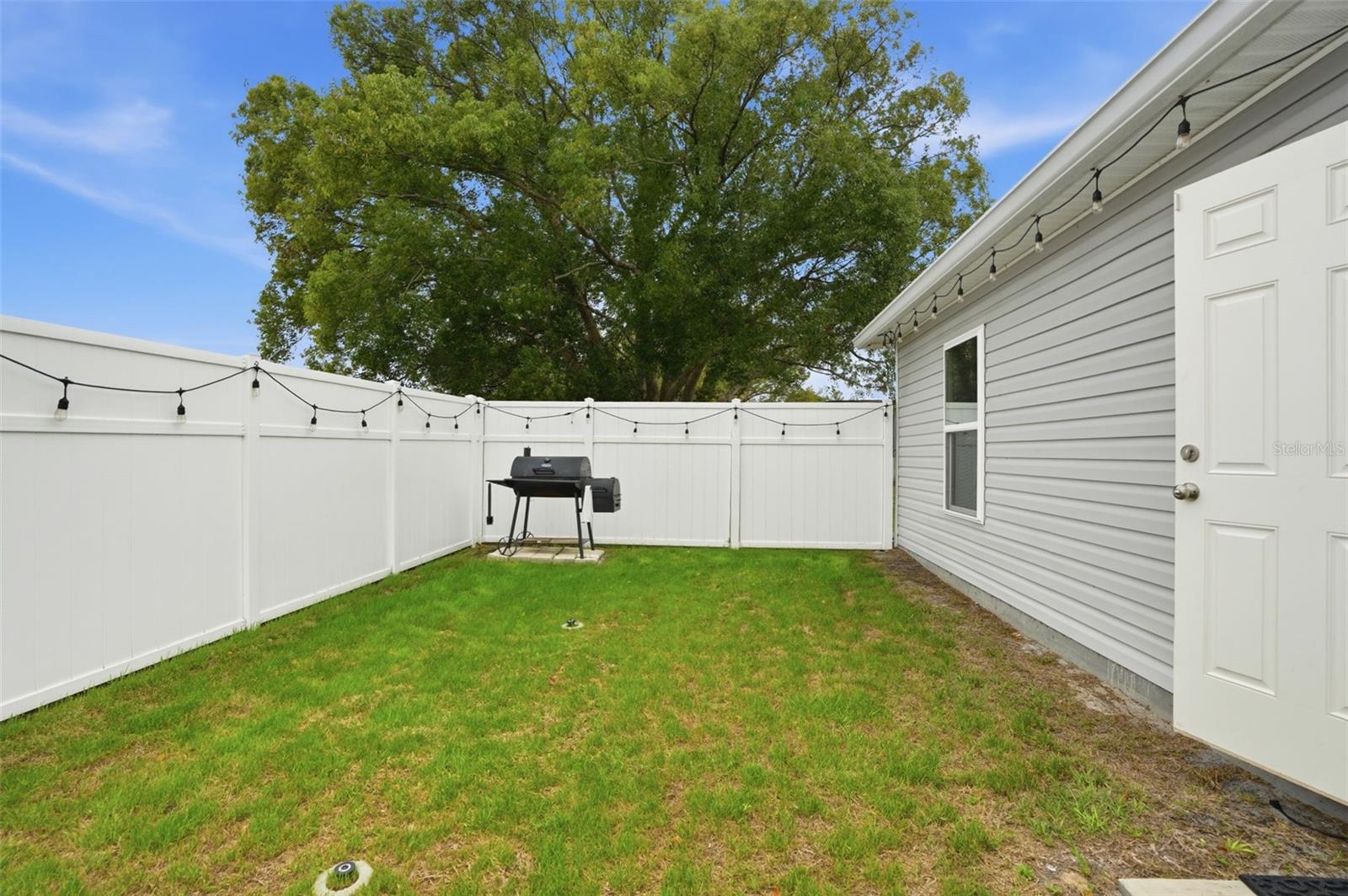 Image 39 of 49 For 3332 Lambert Avenue