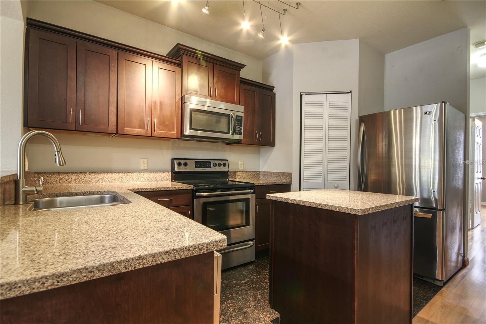 Image 5 of 42 For 2139 Chianti Place 154