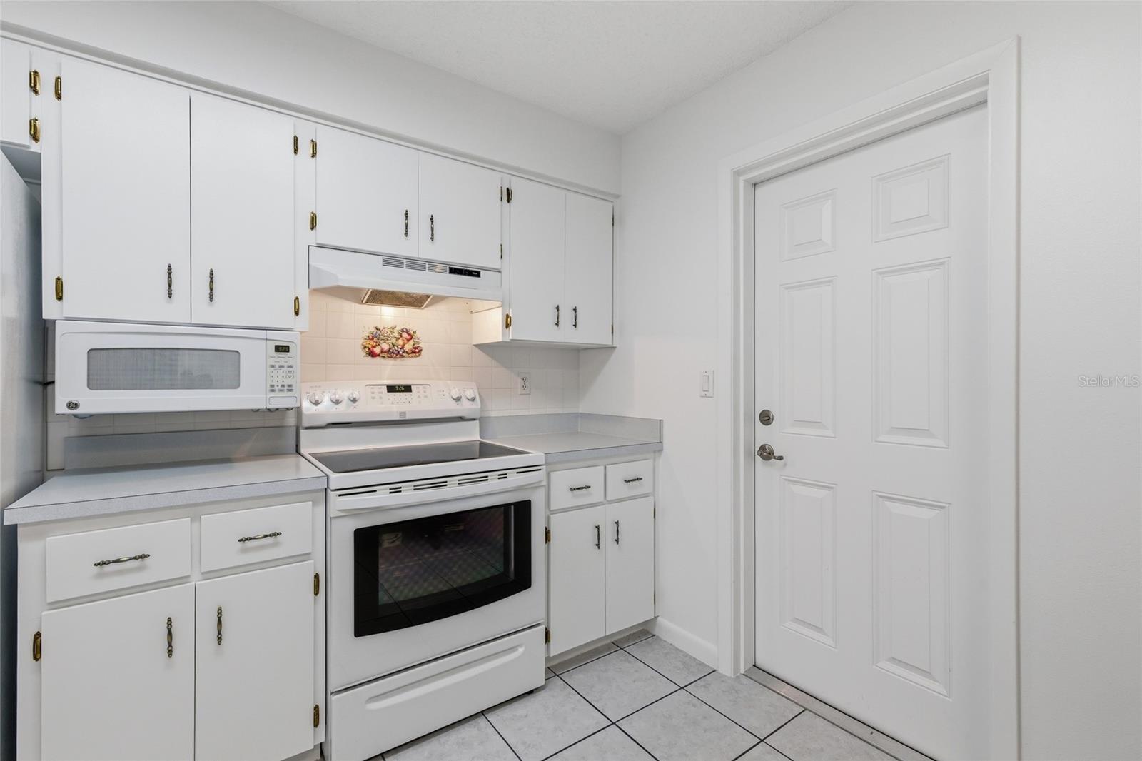 Image 22 of 39 For 12324 Drayton Drive