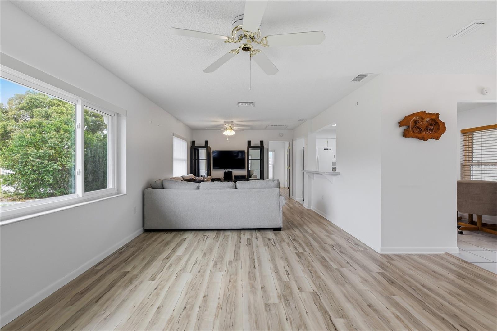 Image 9 of 39 For 12324 Drayton Drive