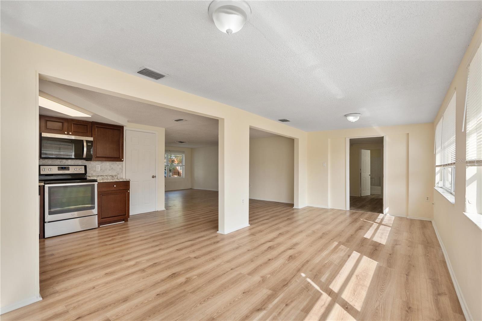 Image 10 of 31 For 9020 Hunt Club Lane