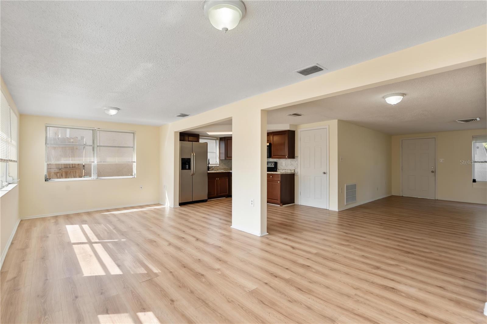 Image 11 of 31 For 9020 Hunt Club Lane