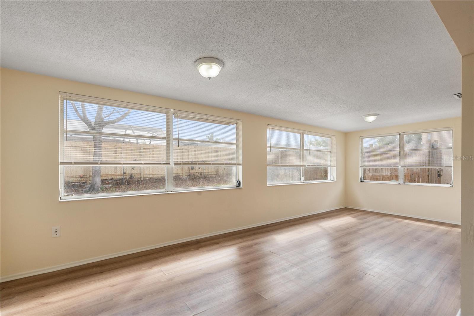 Image 12 of 31 For 9020 Hunt Club Lane