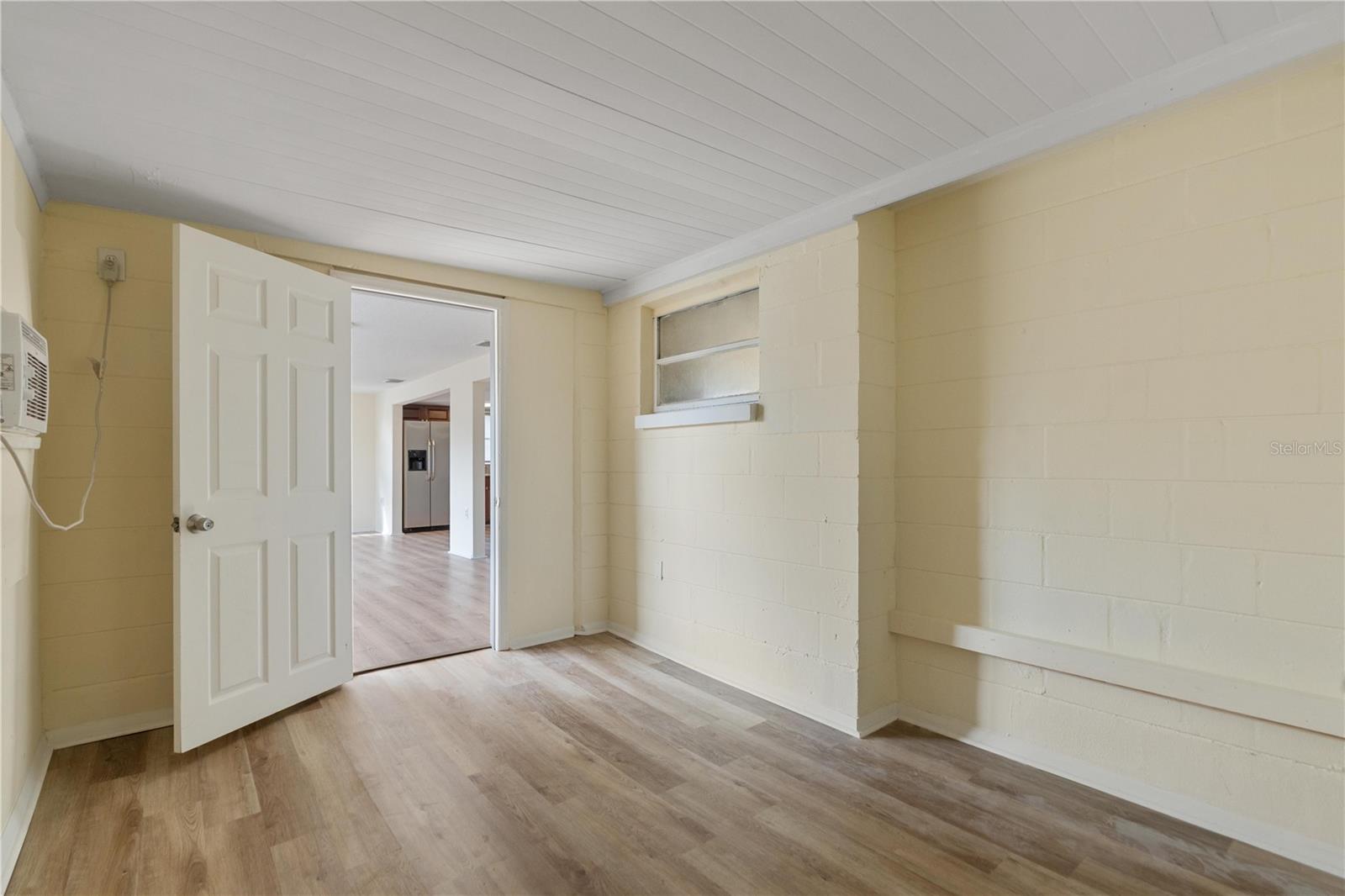 Image 20 of 31 For 9020 Hunt Club Lane