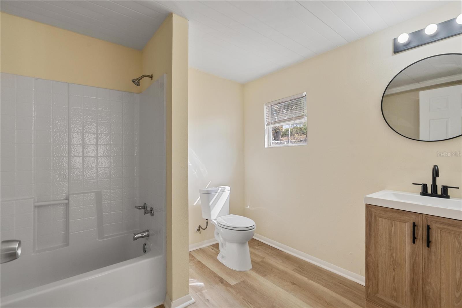 Image 21 of 31 For 9020 Hunt Club Lane