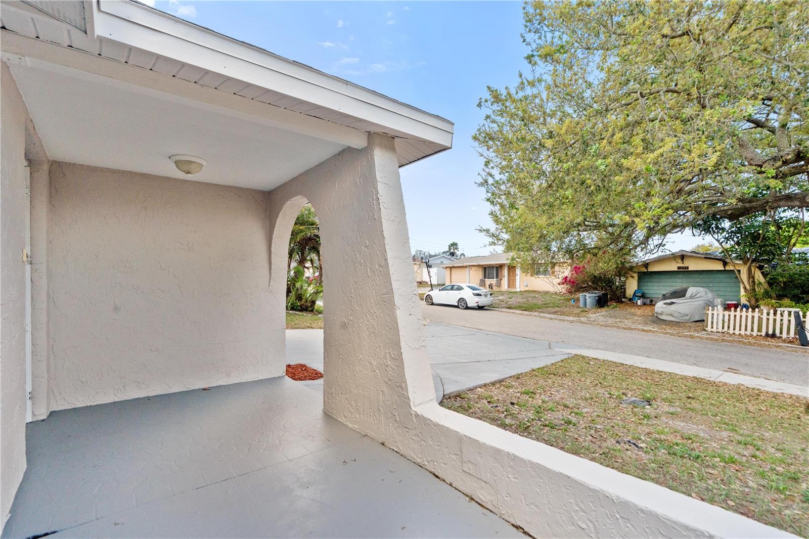 Image 3 of 31 For 9020 Hunt Club Lane