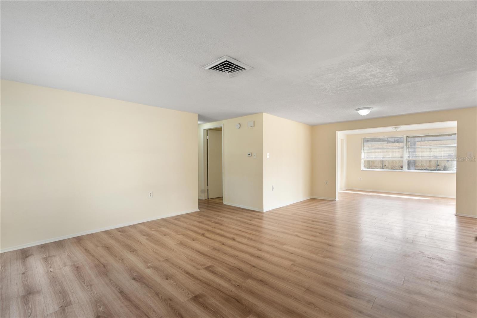 Image 5 of 31 For 9020 Hunt Club Lane