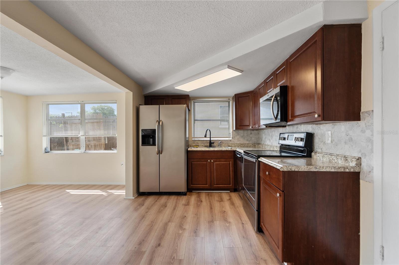 Image 8 of 31 For 9020 Hunt Club Lane