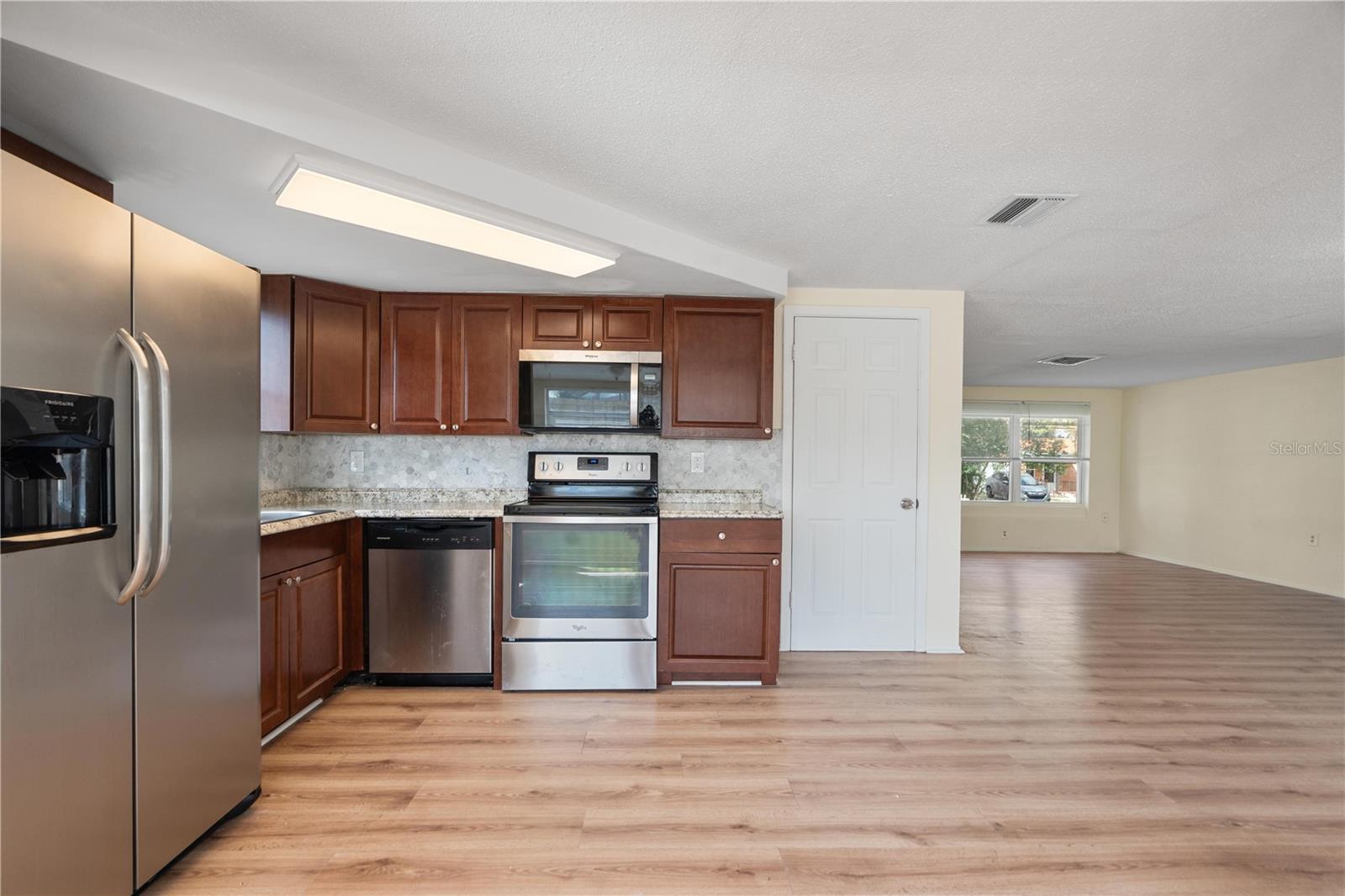 Image 9 of 31 For 9020 Hunt Club Lane