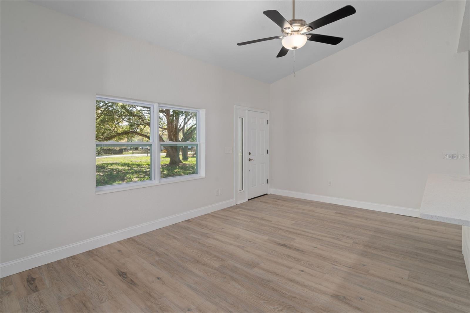 Image 14 of 56 For 17835 Alexson Street