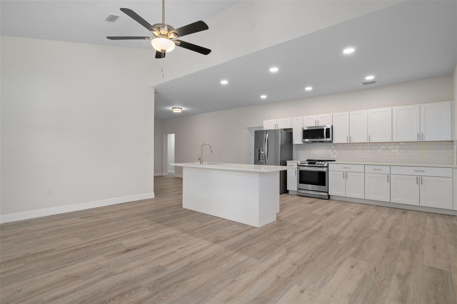 Image 17 of 56 For 17835 Alexson Street