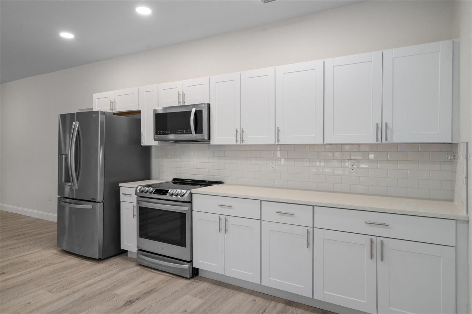 Image 19 of 56 For 17835 Alexson Street